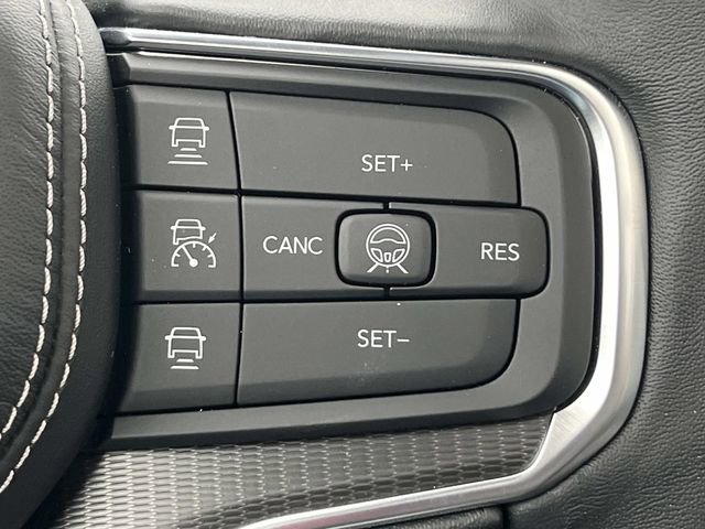 New 2026 Jeep Grand Wagoneer Summit w/ Premium Group III image 29