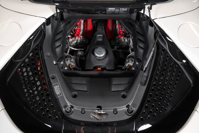 Used 2023 Ferrari SF90 Spider AWD/4WD image 9