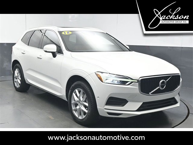 Used 2018 Volvo XC60 T5 Momentum w/ Vision Package image 1