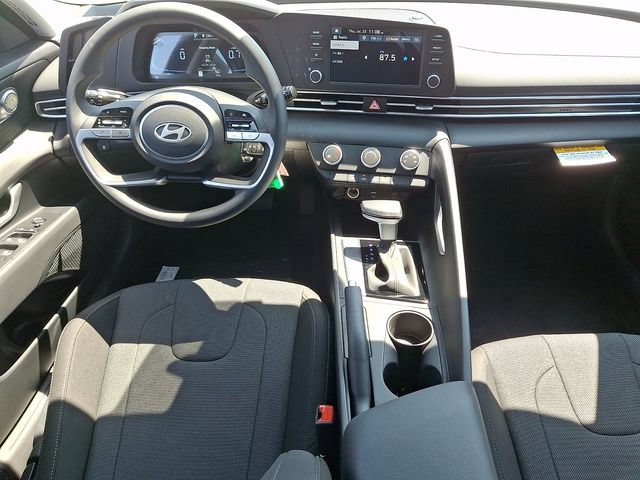 New 2026 Hyundai Elantra SE FWD image 10