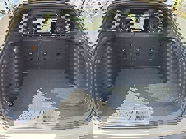 New 2026 Chevrolet Trax RS w/ Sunroof Package image 22