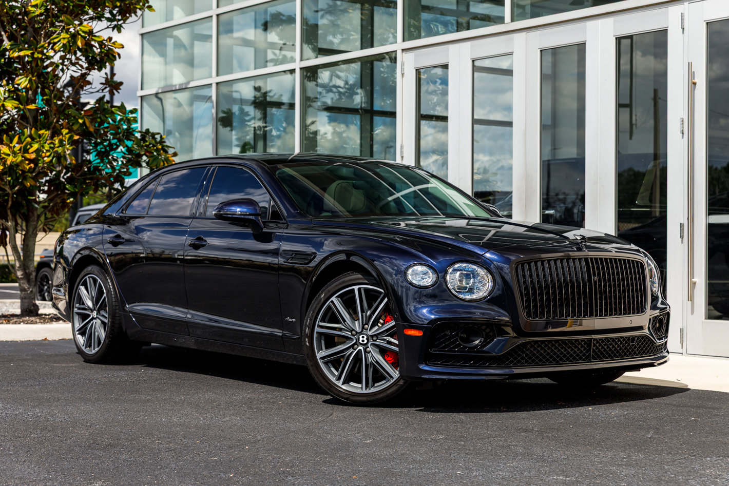 Used 2023 Bentley Flying Spur Azure AWD/4WD image 19