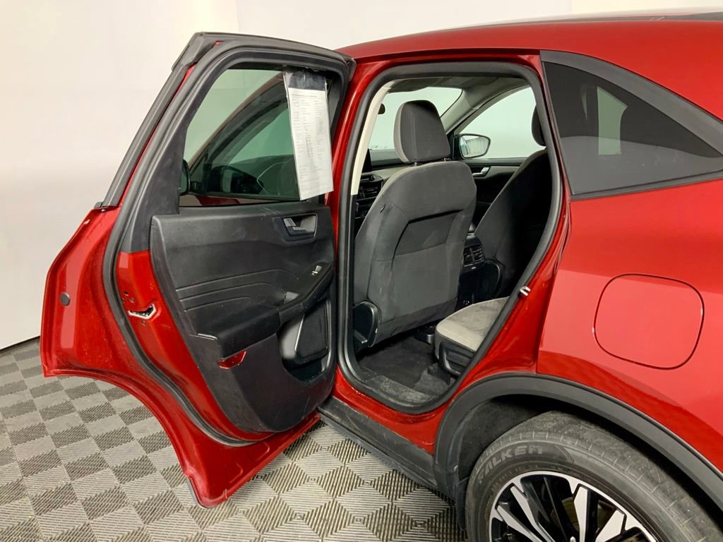 Used 2021 Ford Escape SE w/ SE Sport Appearance Package AWD/4WD image 28