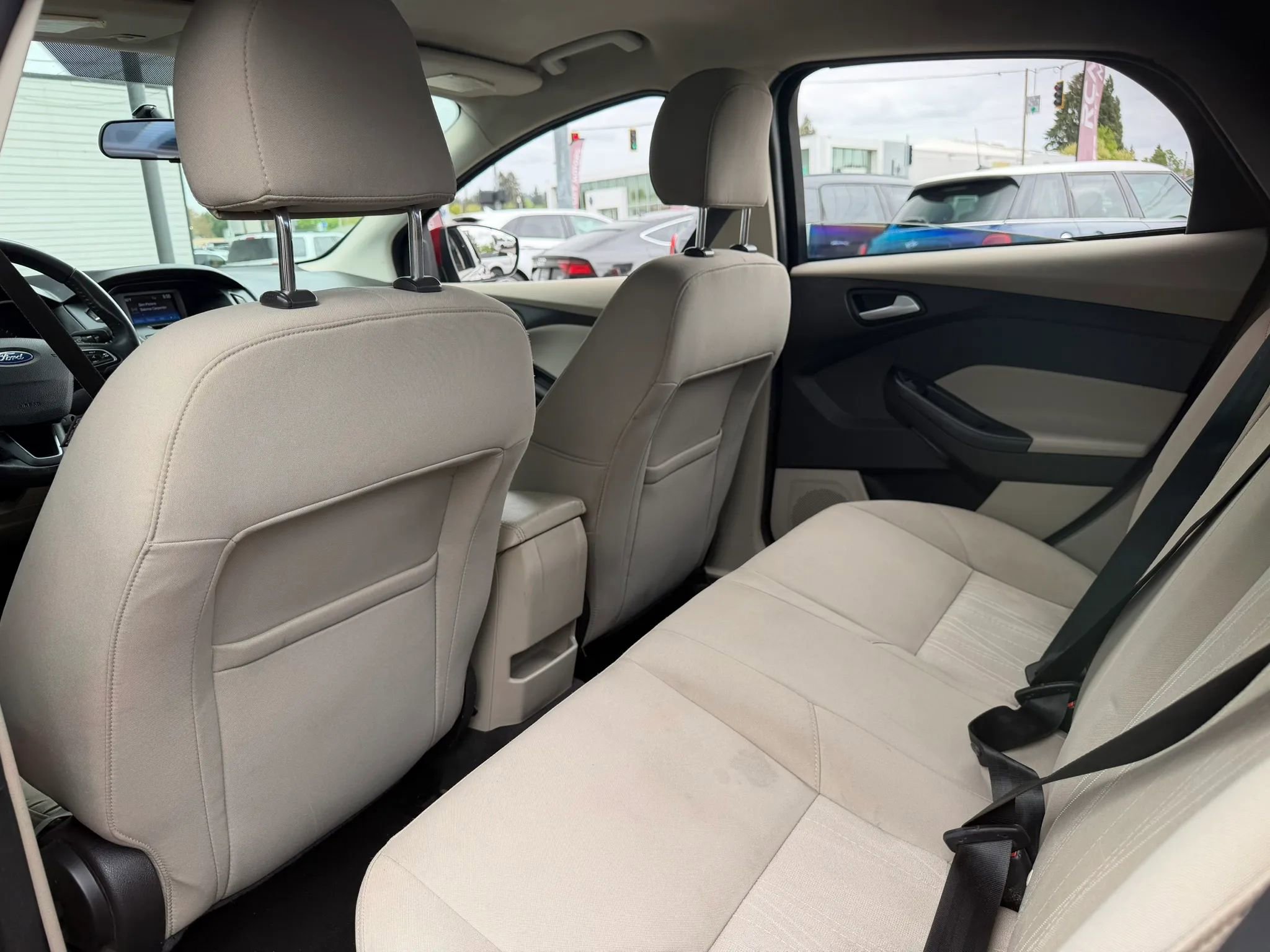 Used 2015 Ford Focus SE FWD image 13