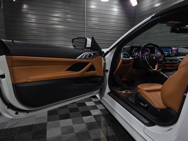 Used 2024 BMW 430i xDrive Convertible w/ Convenience Package image 29