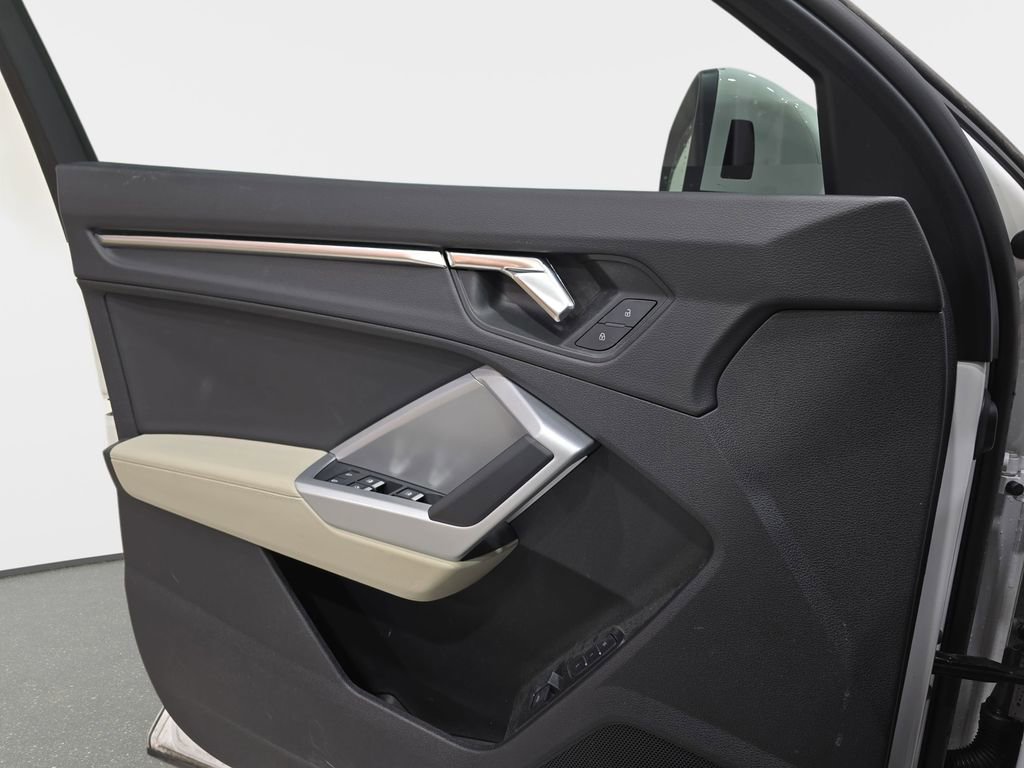 Used 2022 Audi Q3 2.0T Premium image 27