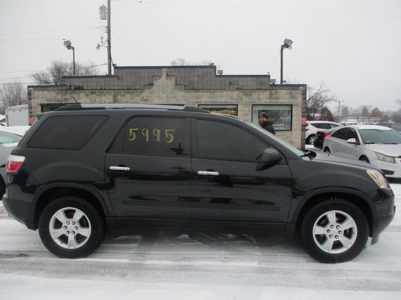 Used 2010 GMC Acadia SL FWD image 2