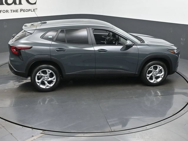 New 2026 Chevrolet Trax LS w/ LS Convenience Package FWD image 17