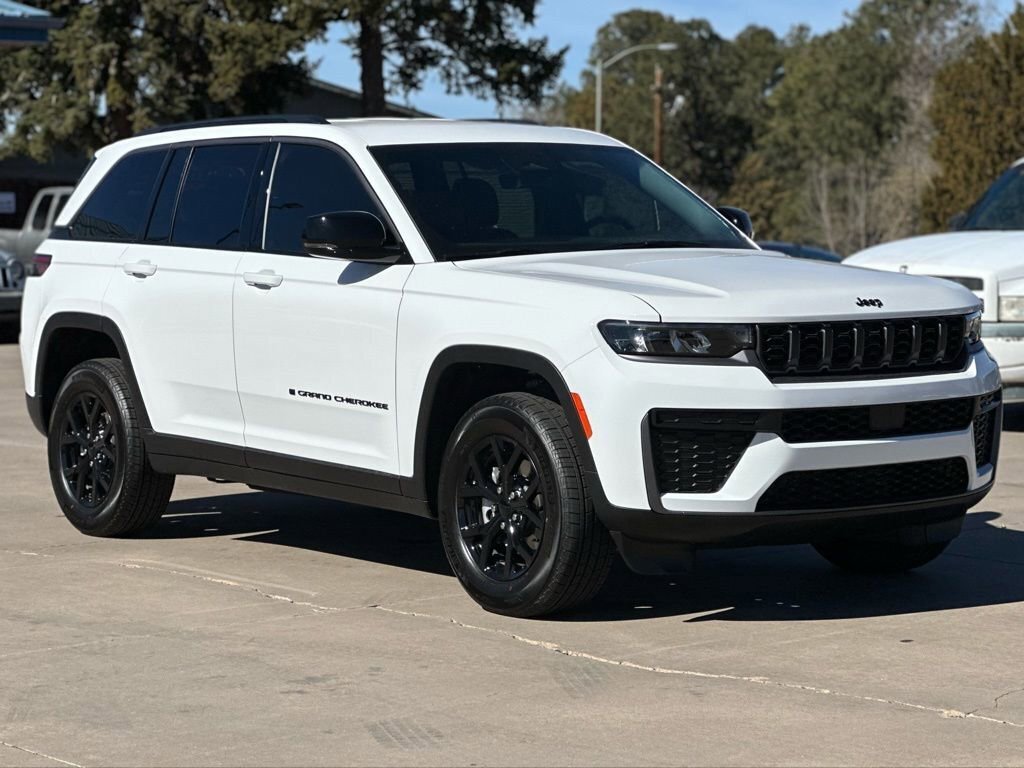 New 2026 Jeep Grand Cherokee Altitude image 1