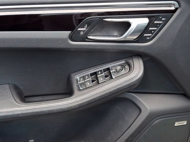 Certified 2024 Porsche Macan S AWD/4WD image 16