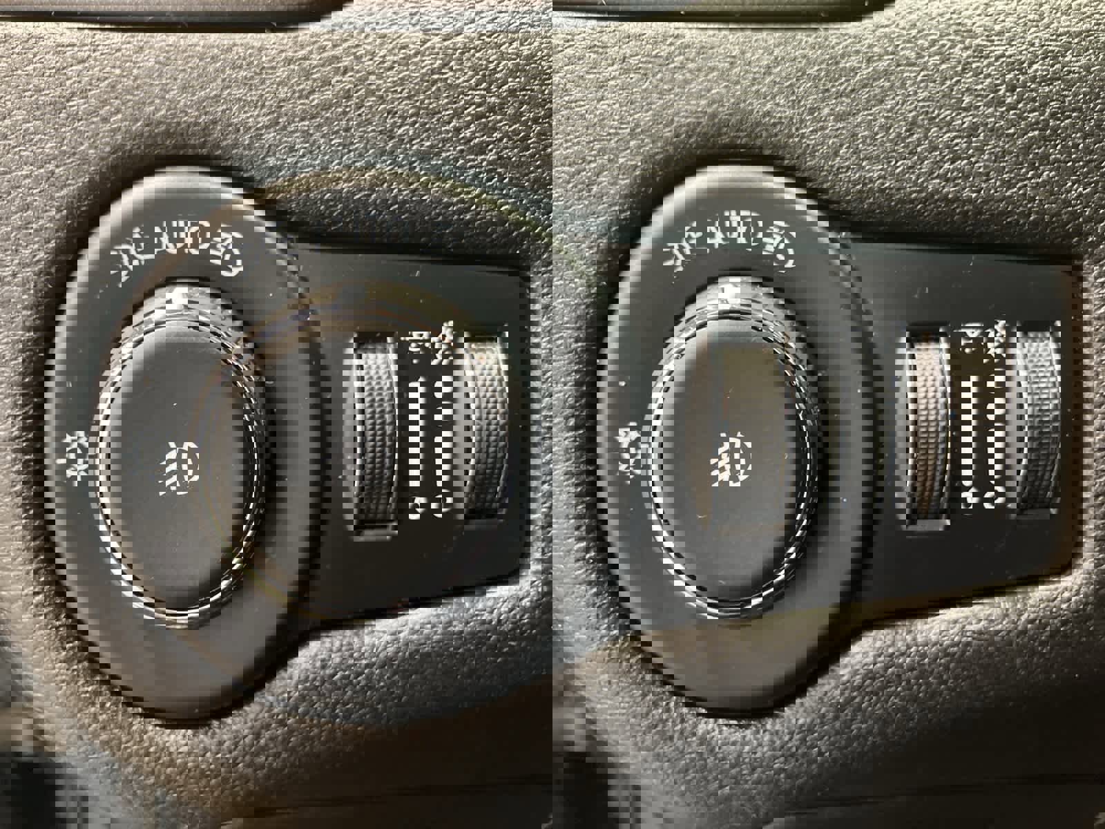 Used 2021 Jeep Cherokee Trailhawk w/ Comfort & Convenience Group image 13