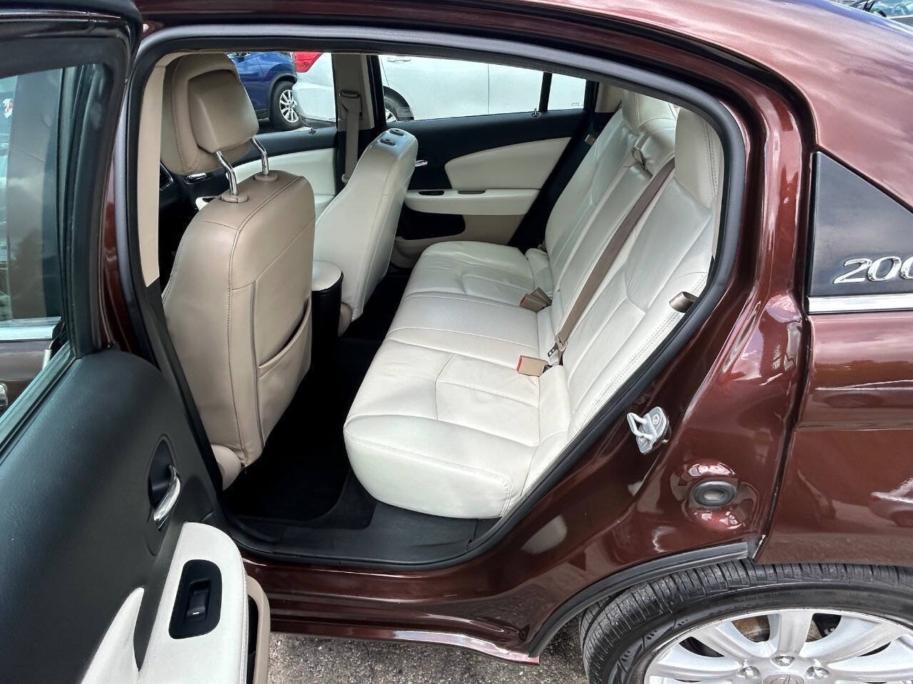 Used 2013 Chrysler 200 Limited FWD image 7