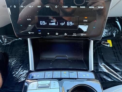 Used 2023 Hyundai Tucson Limited AWD/4WD image 17