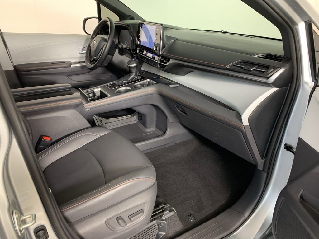 Used 2021 Toyota Sienna XSE w/ XSE Plus Package image 42