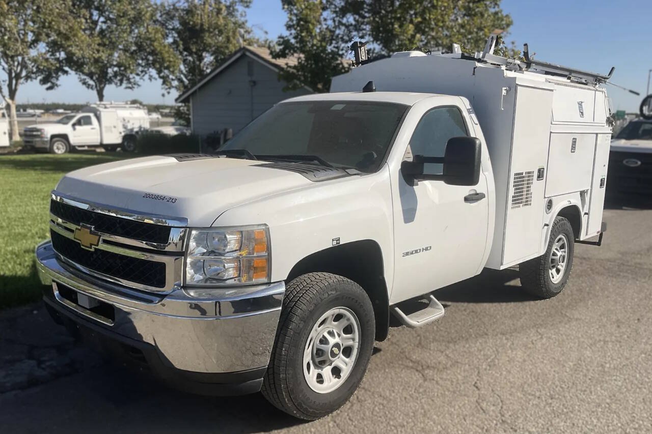 Used 2013 Chevrolet Silverado 3500 2WD Regular Cab image 1