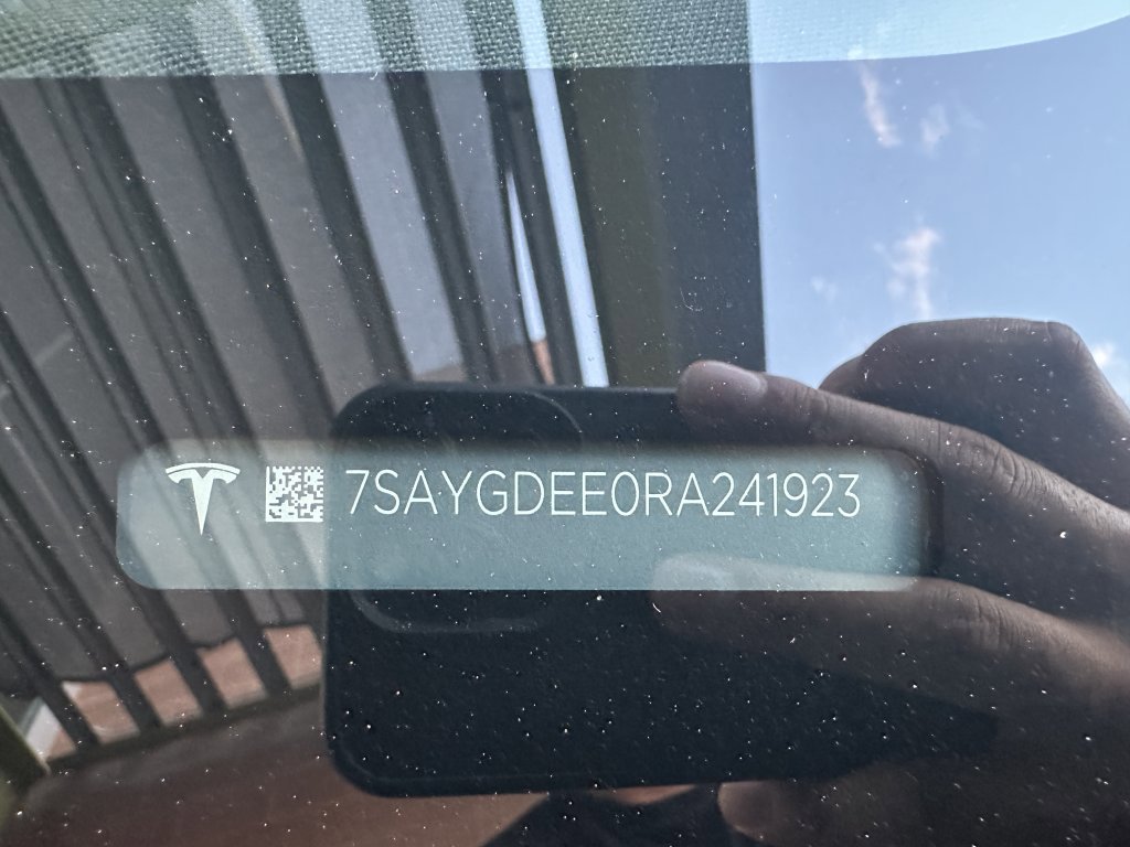 Used 2024 Tesla Model Y Long Range image 45