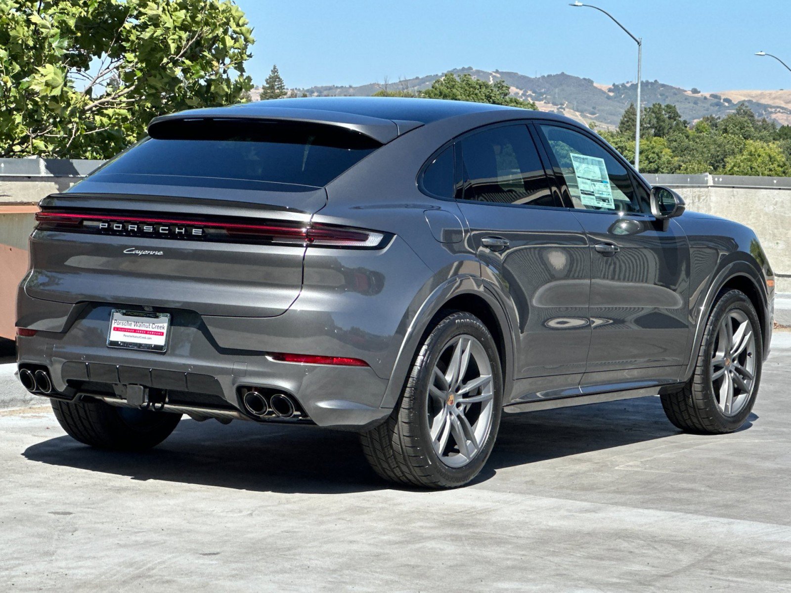 New 2025 Porsche Cayenne Coupe image 8