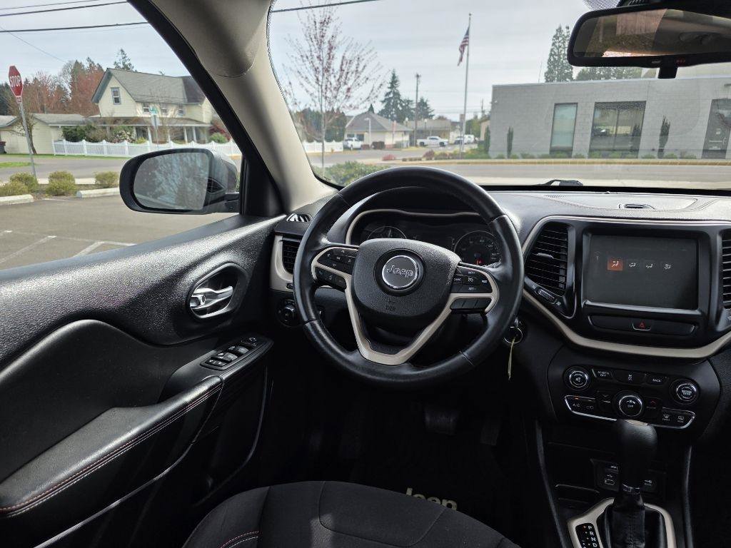 Used 2017 Jeep Cherokee 75th Anniversary image 7