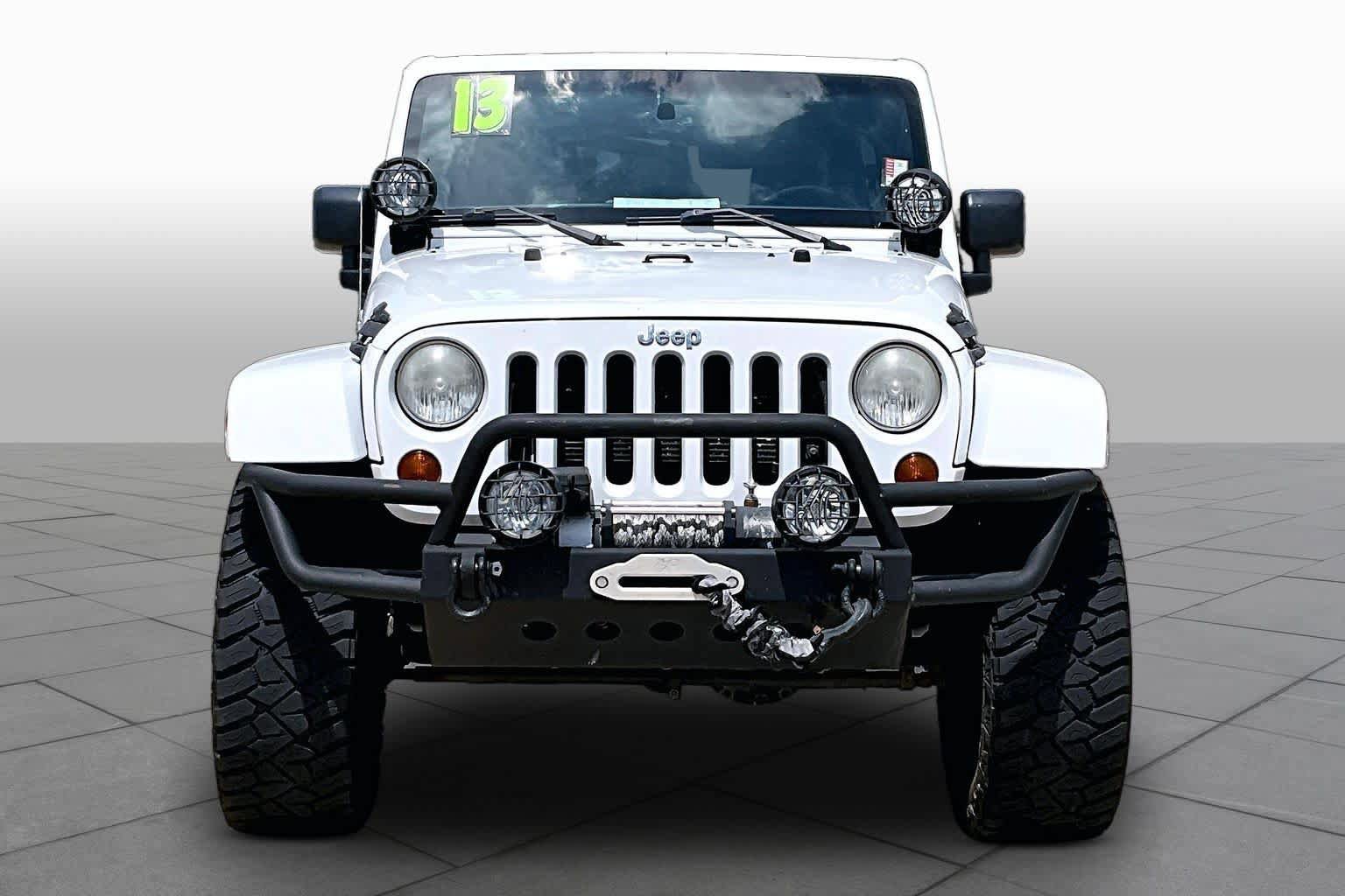 Used 2013 Jeep Wrangler Unlimited Sahara w/ Connectivity Group AWD/4WD image 4