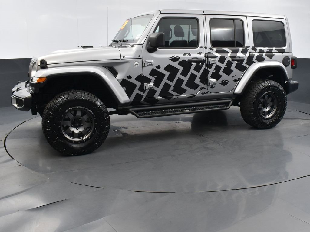 Used 2020 Jeep Wrangler Unlimited Sahara w/ Uconnect 4C Nav & Sound Group image 17