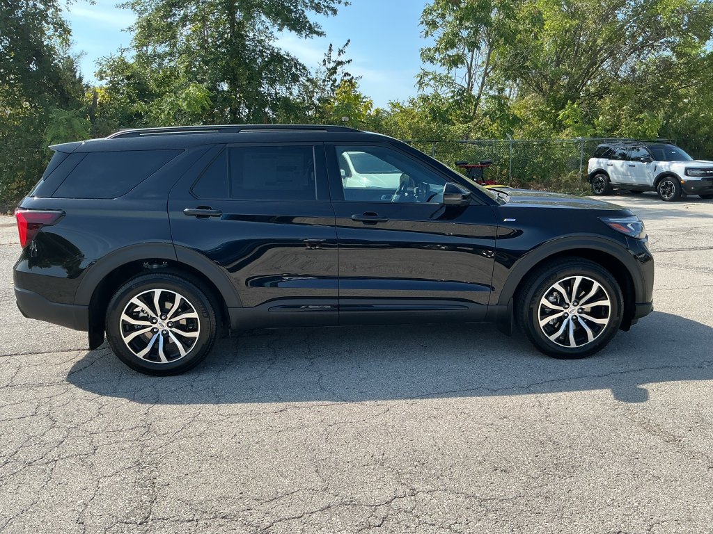 New 2026 Ford Explorer ST-Line AWD/4WD image 8