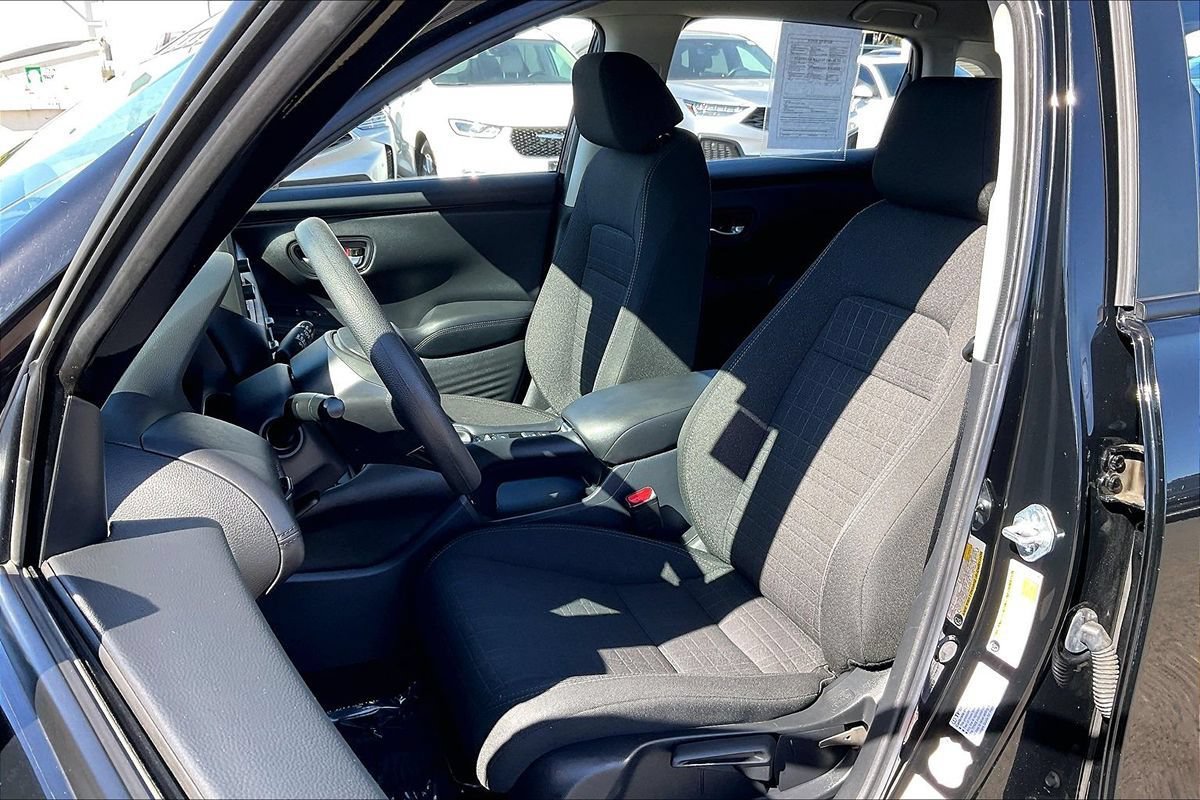 Used 2025 Honda HR-V LX image 12