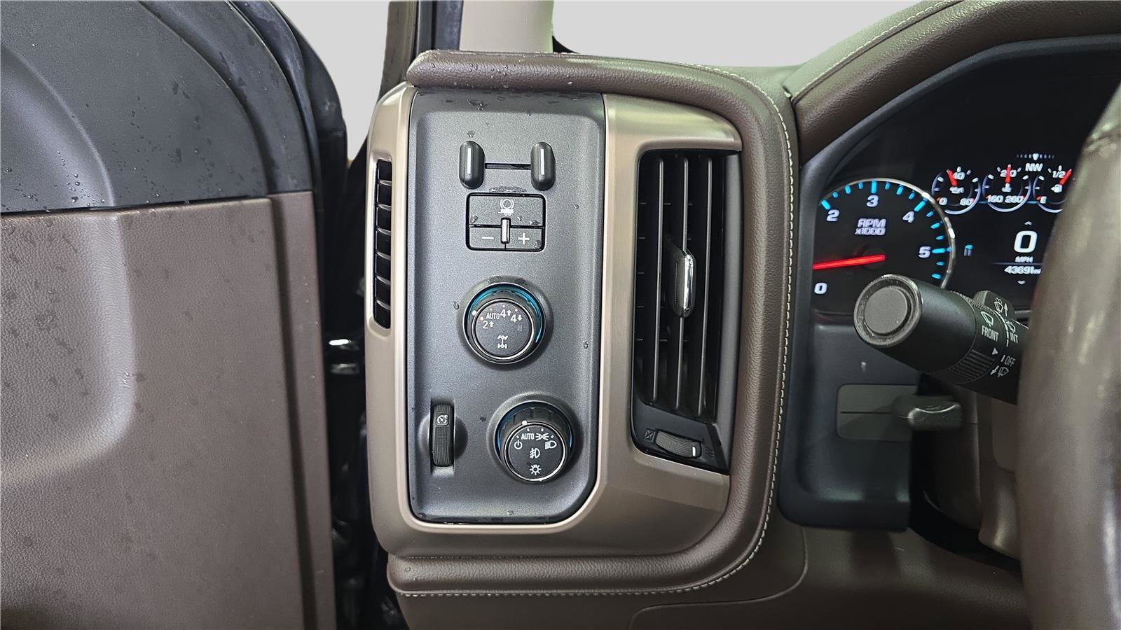 Used 2018 GMC Sierra 1500 Denali w/ Denali Ultimate Package AWD/4WD image 26