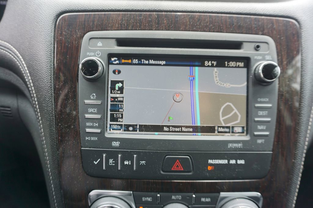 Used 2015 Chevrolet Traverse LT w/ LPO, 'HIT The Road' Package FWD image 9