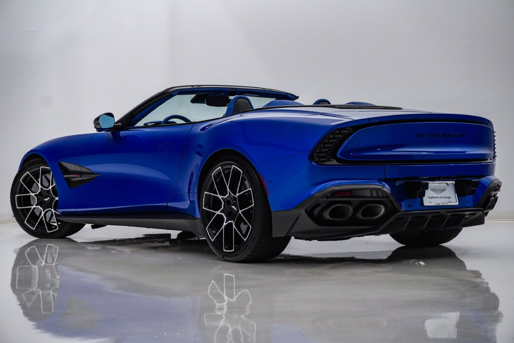 Used 2026 Aston Martin Vanquish Convertible RWD image 10