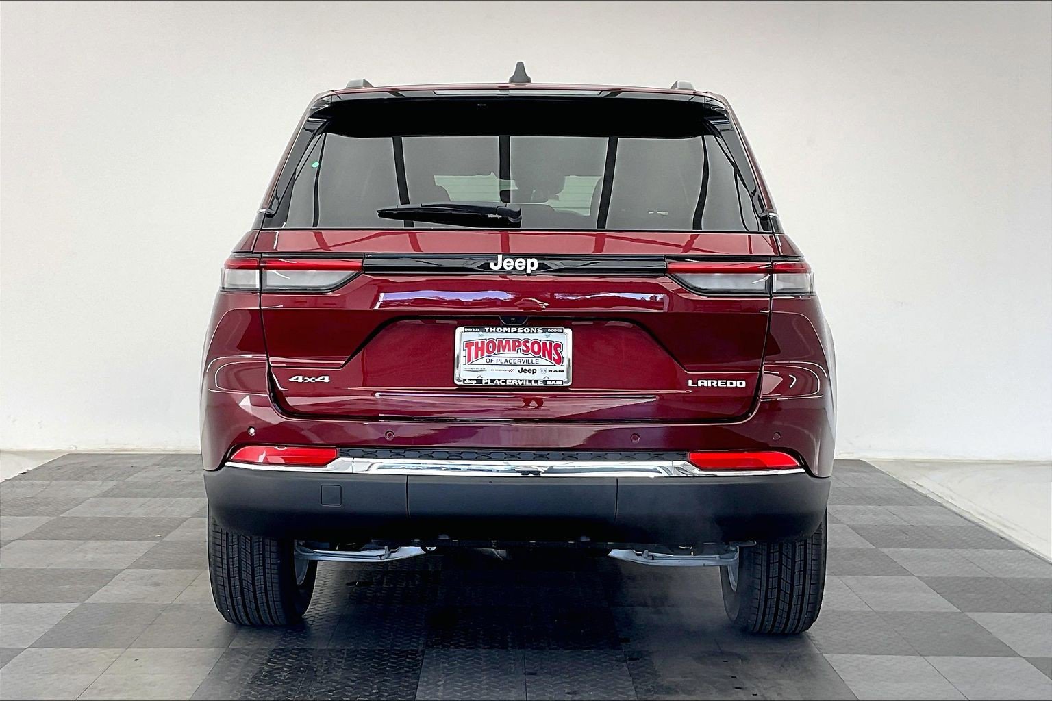 New 2025 Jeep Grand Cherokee Laredo X w/ Luxury Tech Group I image 3