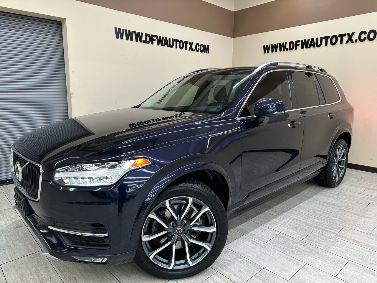 Used 2019 Volvo XC90 T5 Momentum w/ Protection Package Premier image 1