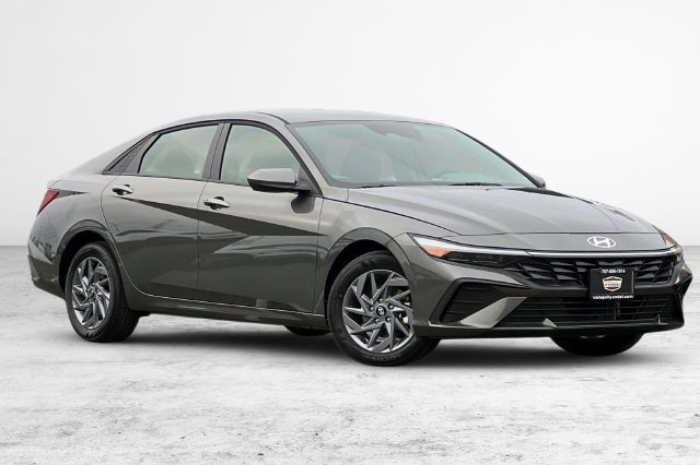 New 2026 Hyundai Elantra Hybrid FWD image 1
