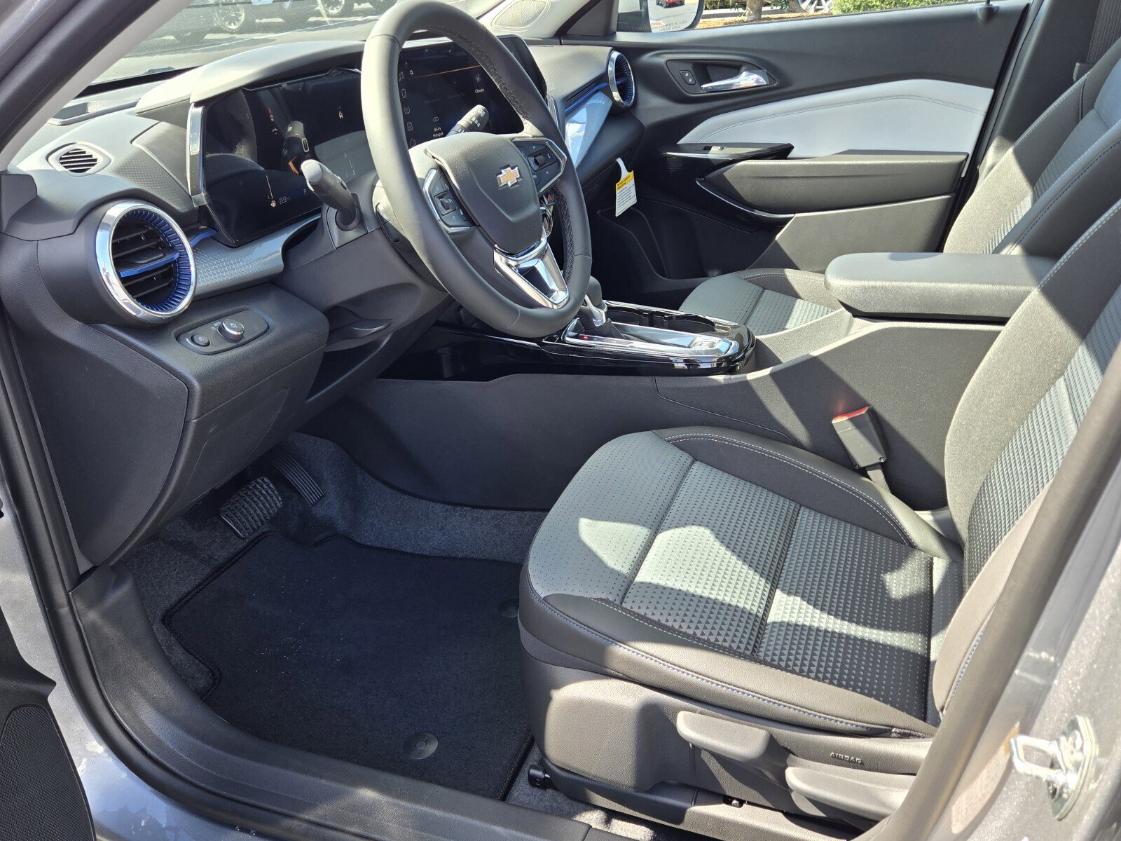 New 2026 Chevrolet Trax LT w/ Driver Confidence Package image 5