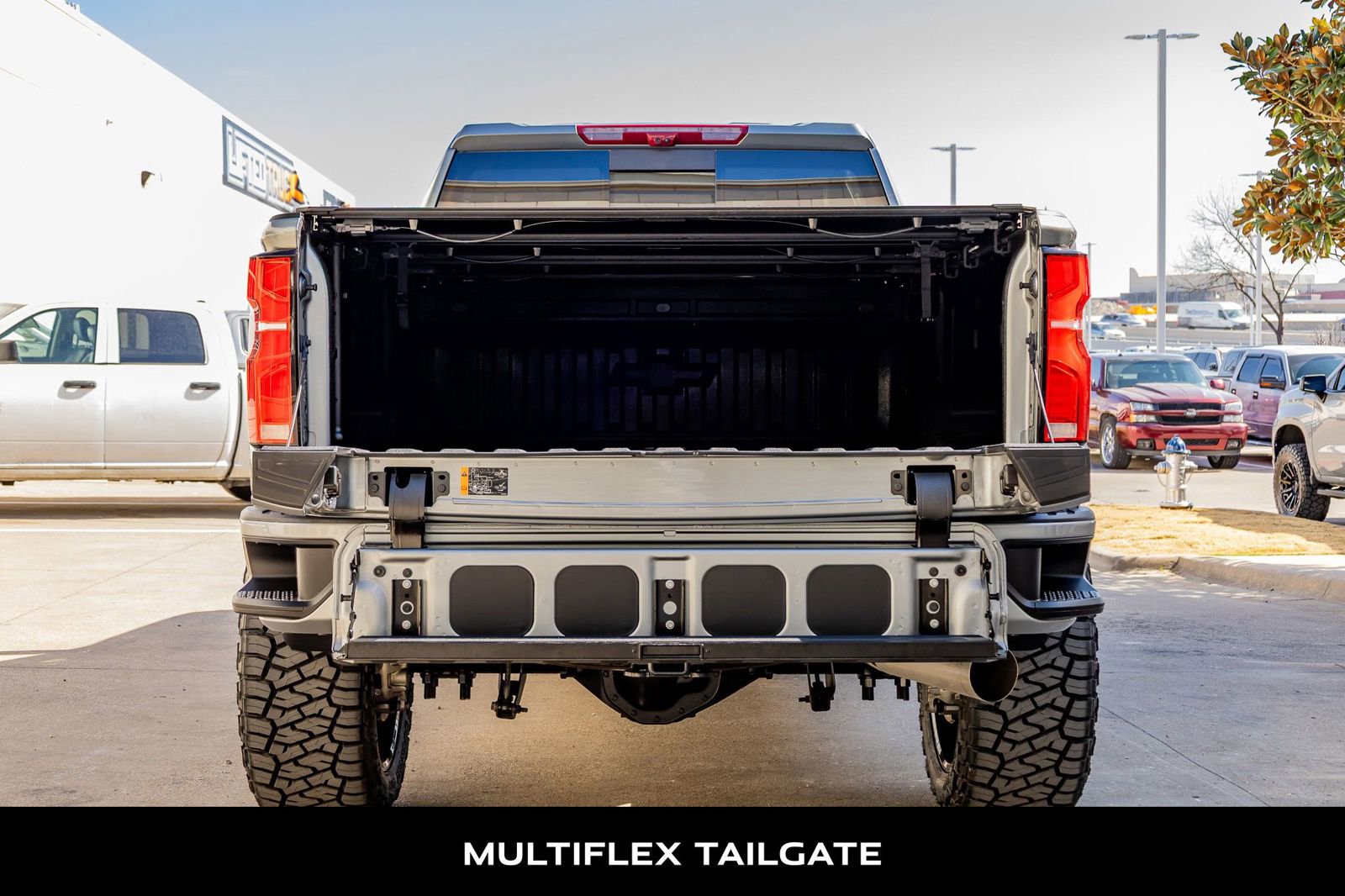 Used 2025 Chevrolet Silverado 2500 High Country w/ High Country Premium Package image 9