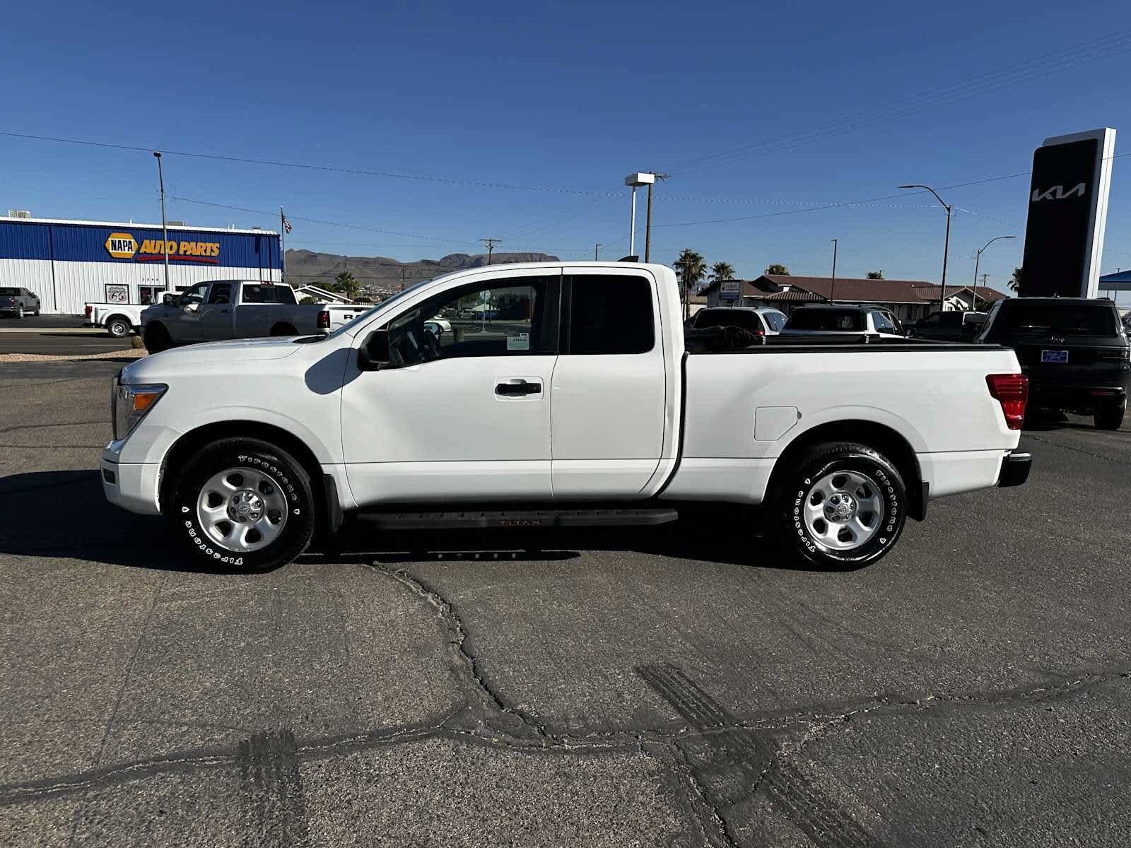 Used 2023 Nissan Titan S RWD image 7