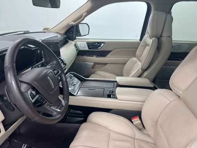 Used 2018 Lincoln Navigator Reserve w/ Technology Package AWD/4WD image 24