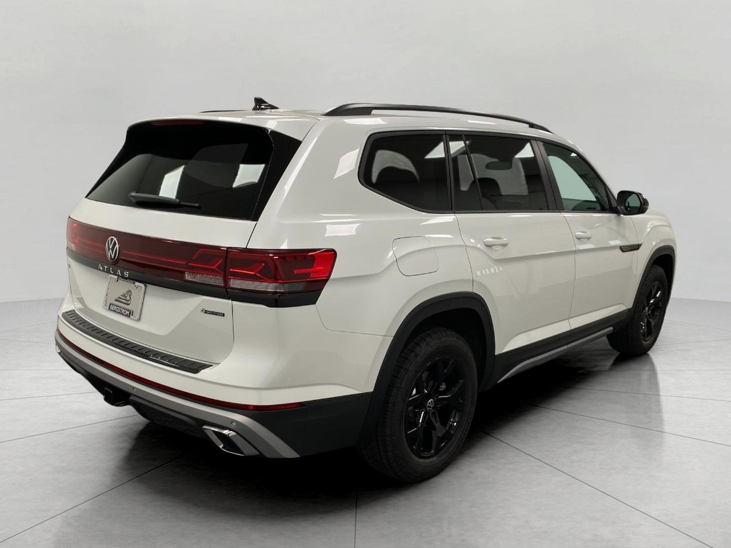 New 2026 Volkswagen Atlas Peak Edition image 3