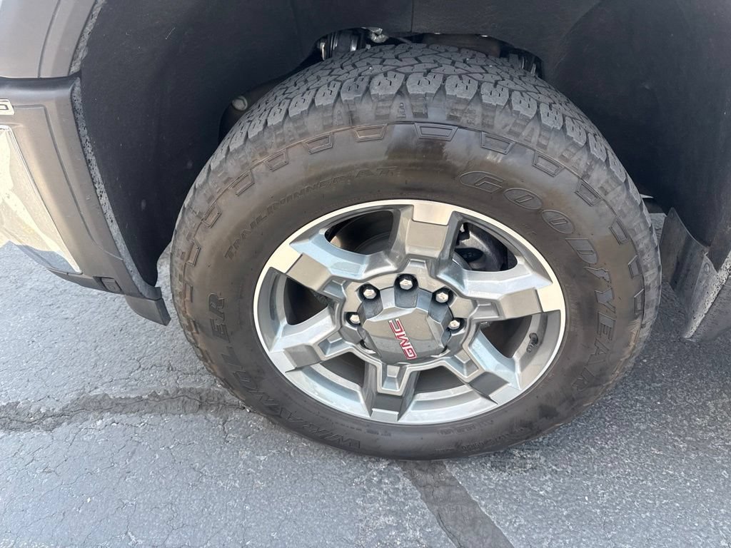 Used 2025 GMC Sierra 2500 SLE w/ SLE Value Package; AWD/4WD image 12