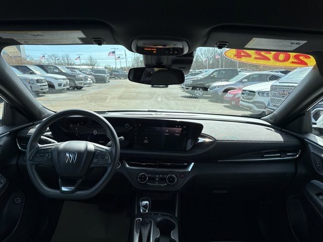 Used 2024 Buick Envista Preferred w/ Convenience II Package FWD image 25