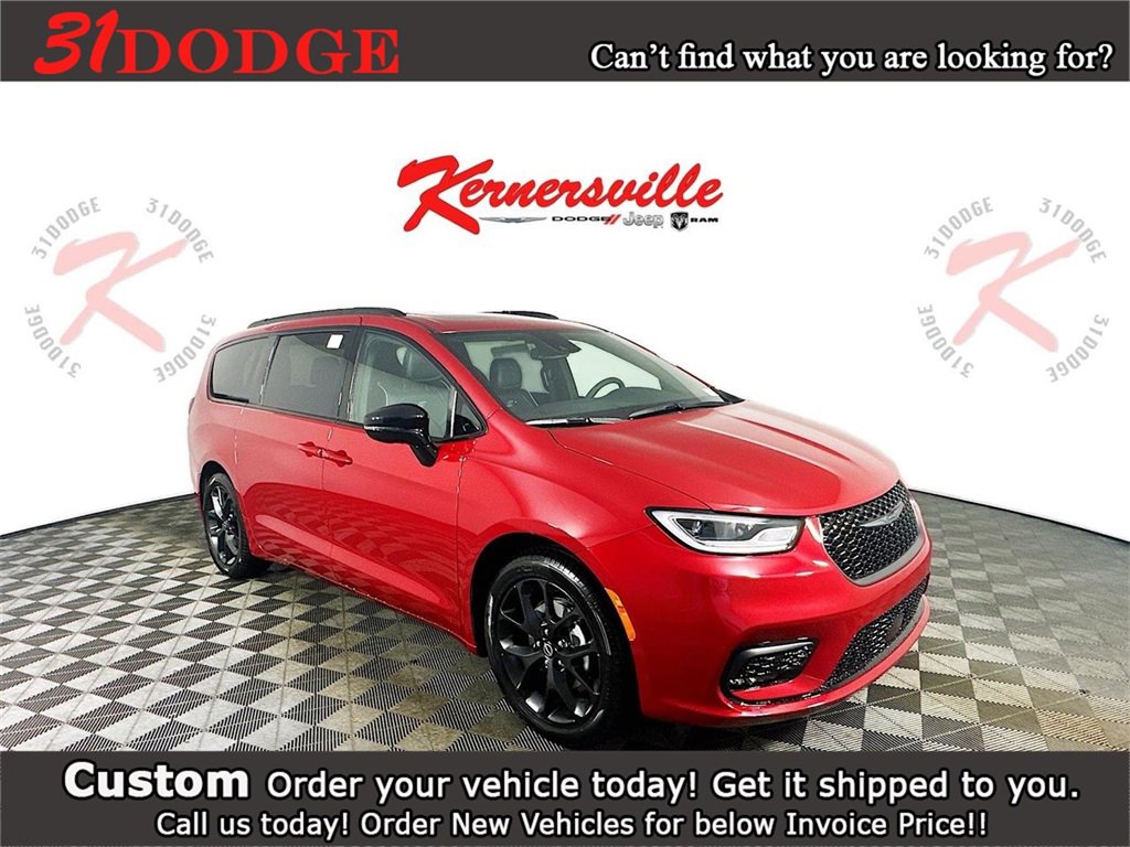 New 2026 Chrysler Pacifica Limited video 1