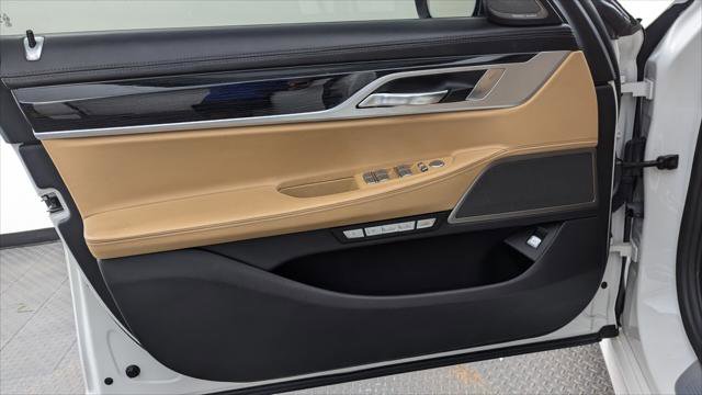 Used 2017 BMW 750i xDrive image 13