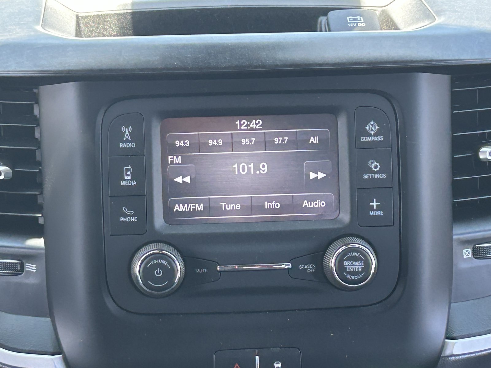 Used 2023 RAM 3500 Big Horn AWD/4WD image 18