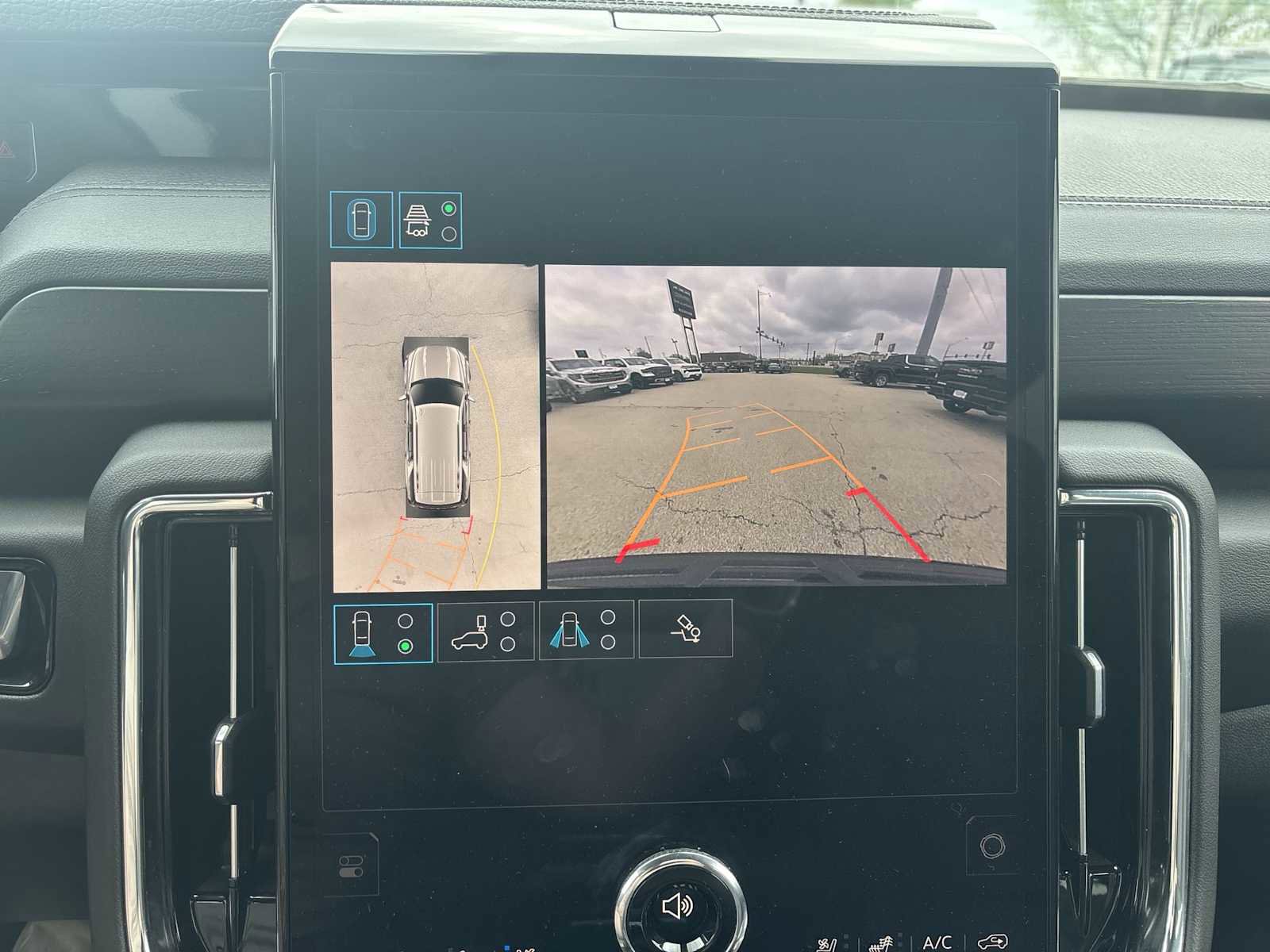 New 2025 GMC Yukon Denali w/ Advanced Technology Package AWD/4WD image 15