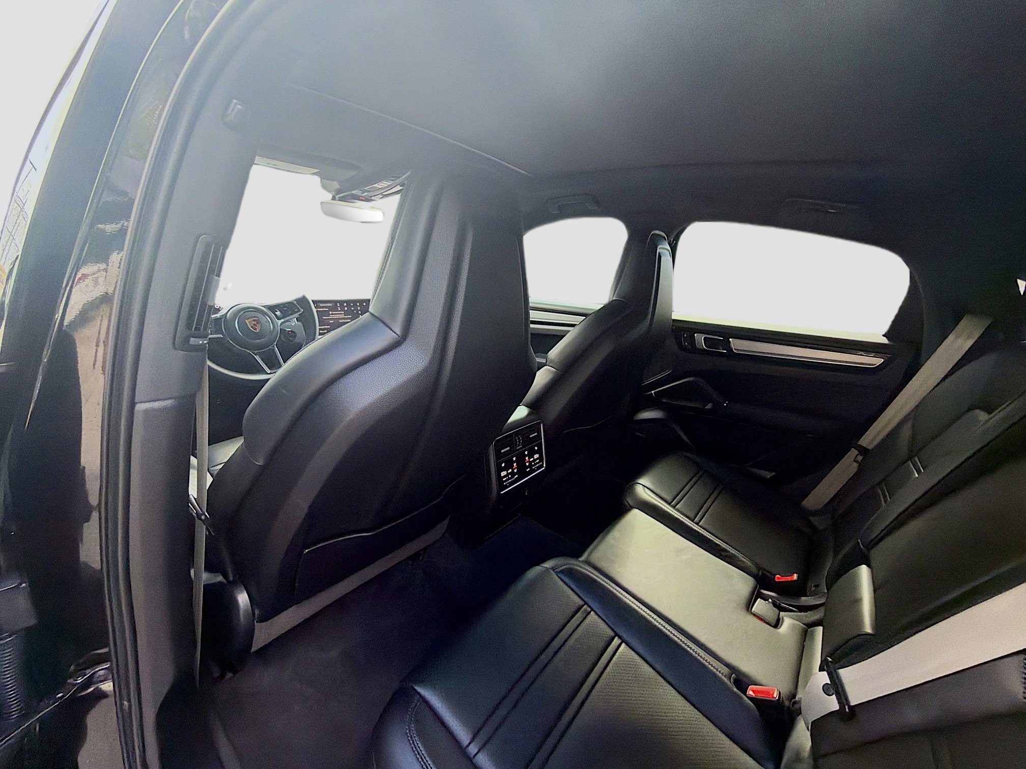 Used 2023 Porsche Cayenne Platinum Edition image 22