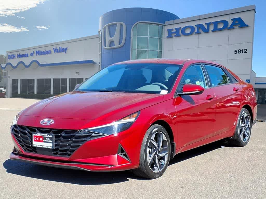 Used 2023 Hyundai Elantra SEL w/ Convenience Package image 1