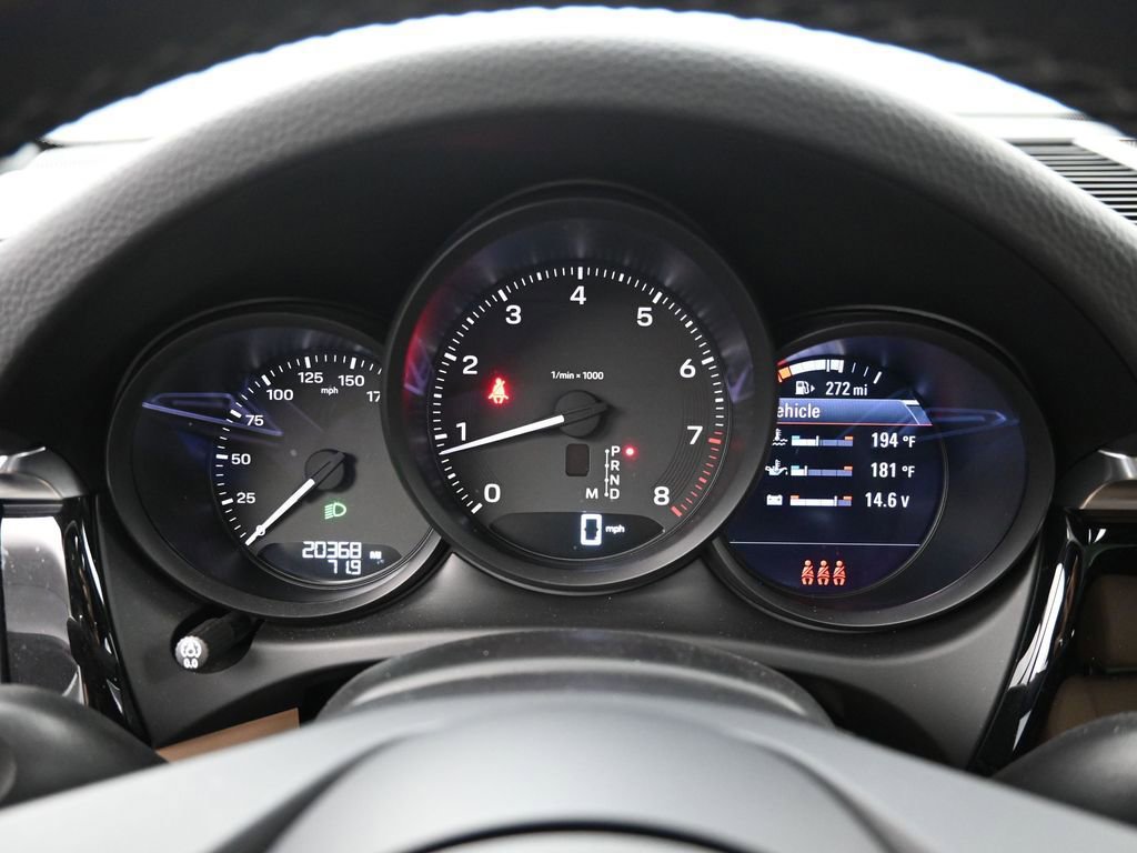 Certified 2023 Porsche Macan AWD/4WD image 19