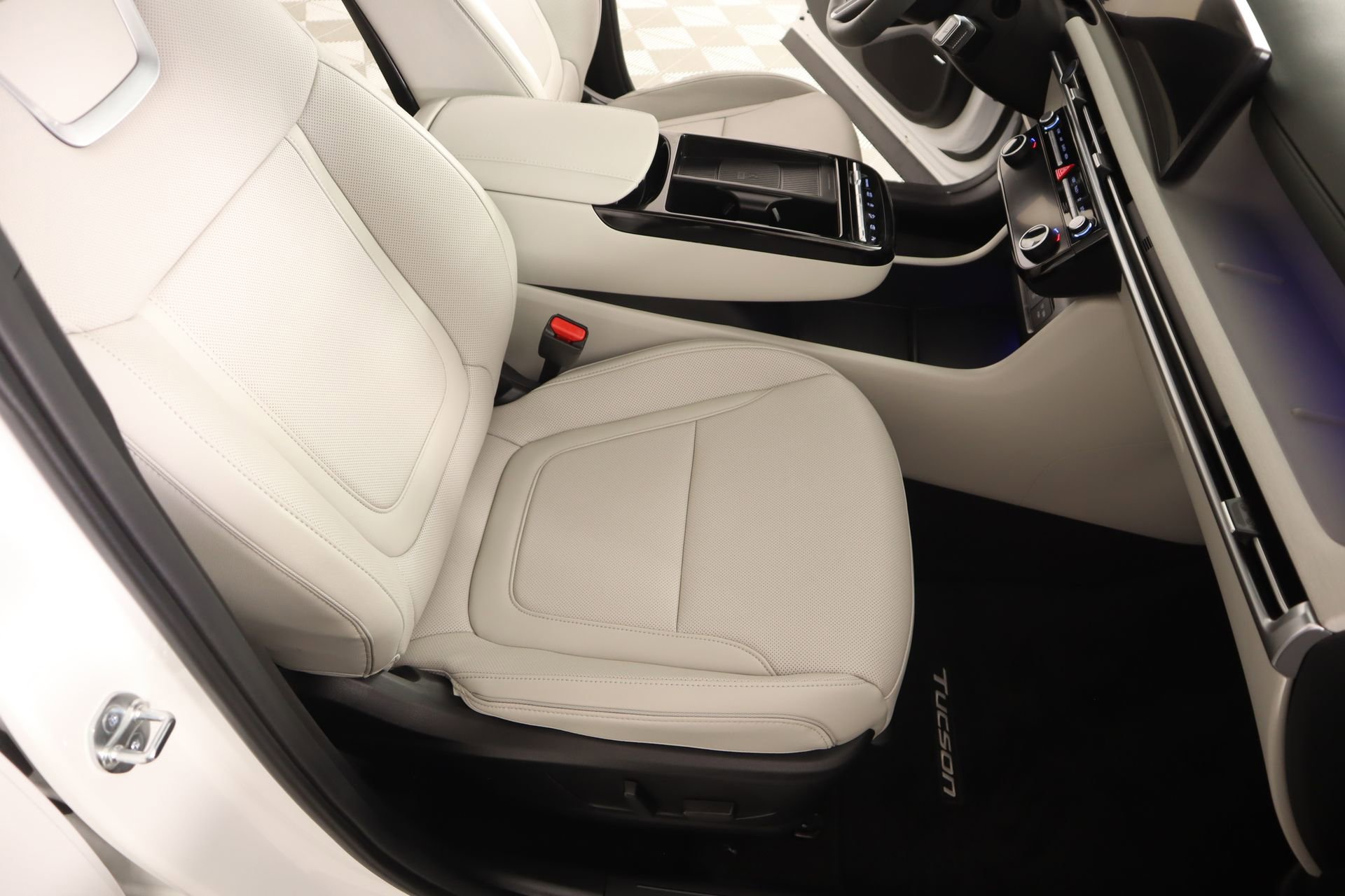 Certified 2026 Hyundai Tucson Limited image 13