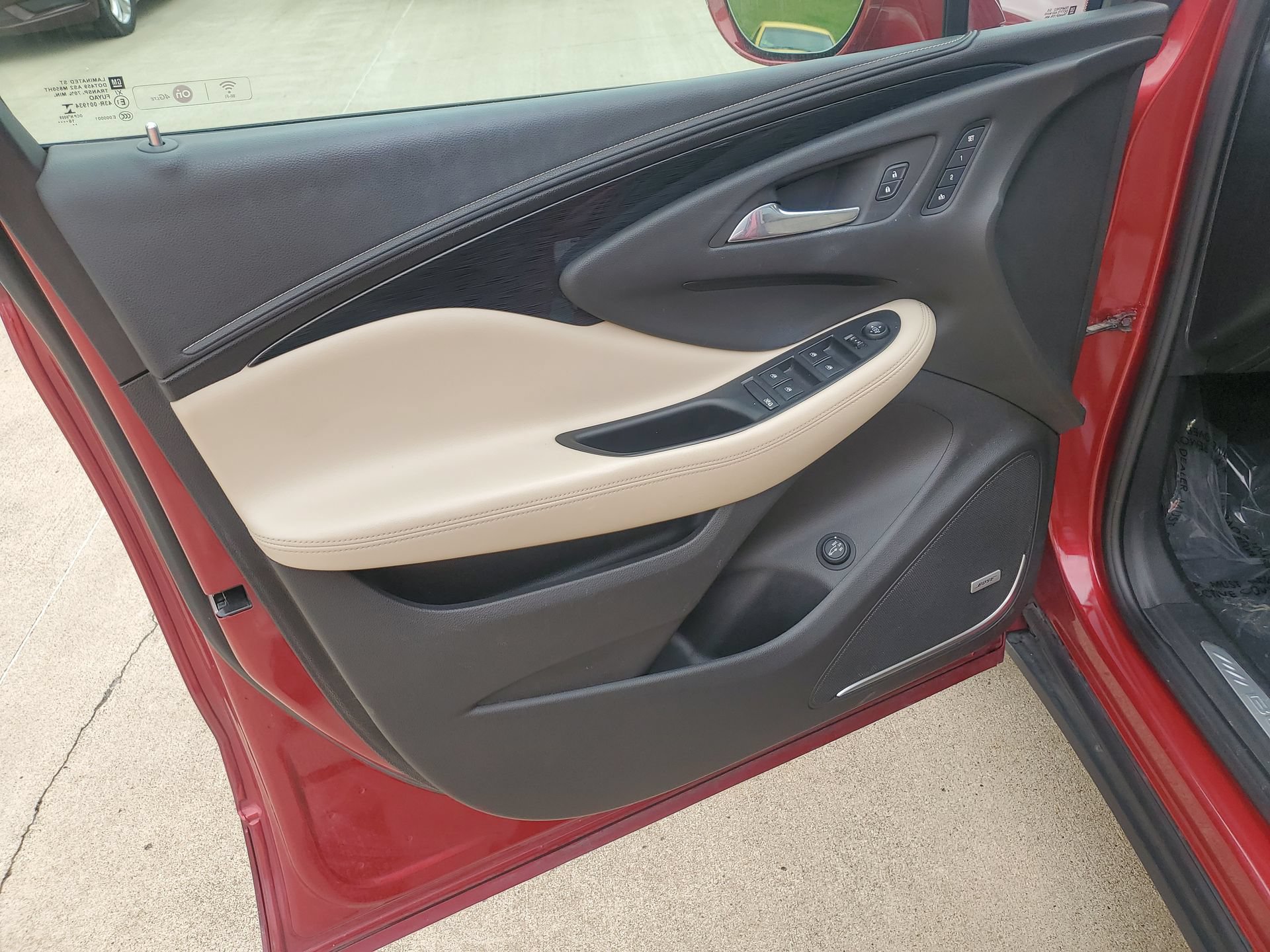 Used 2017 Buick Envision Premium AWD/4WD image 30