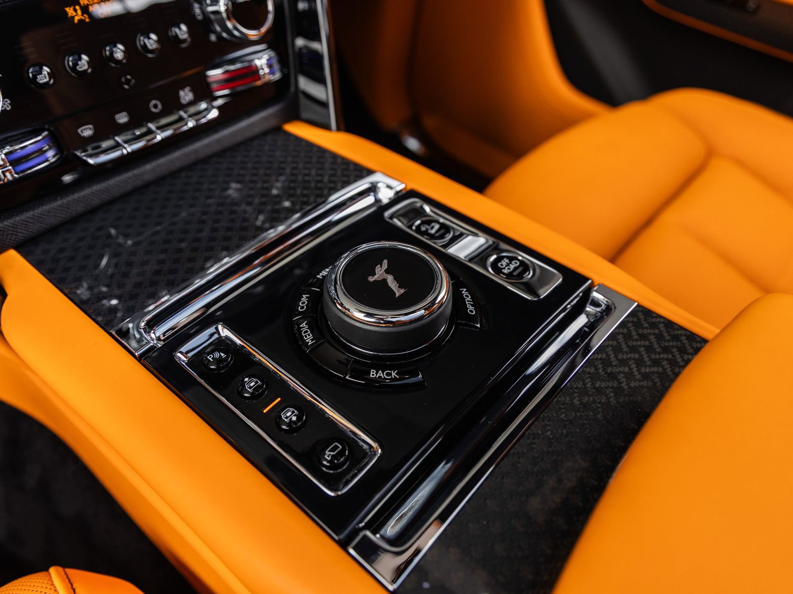 Certified 2023 Rolls-Royce Cullinan Black Badge image 40