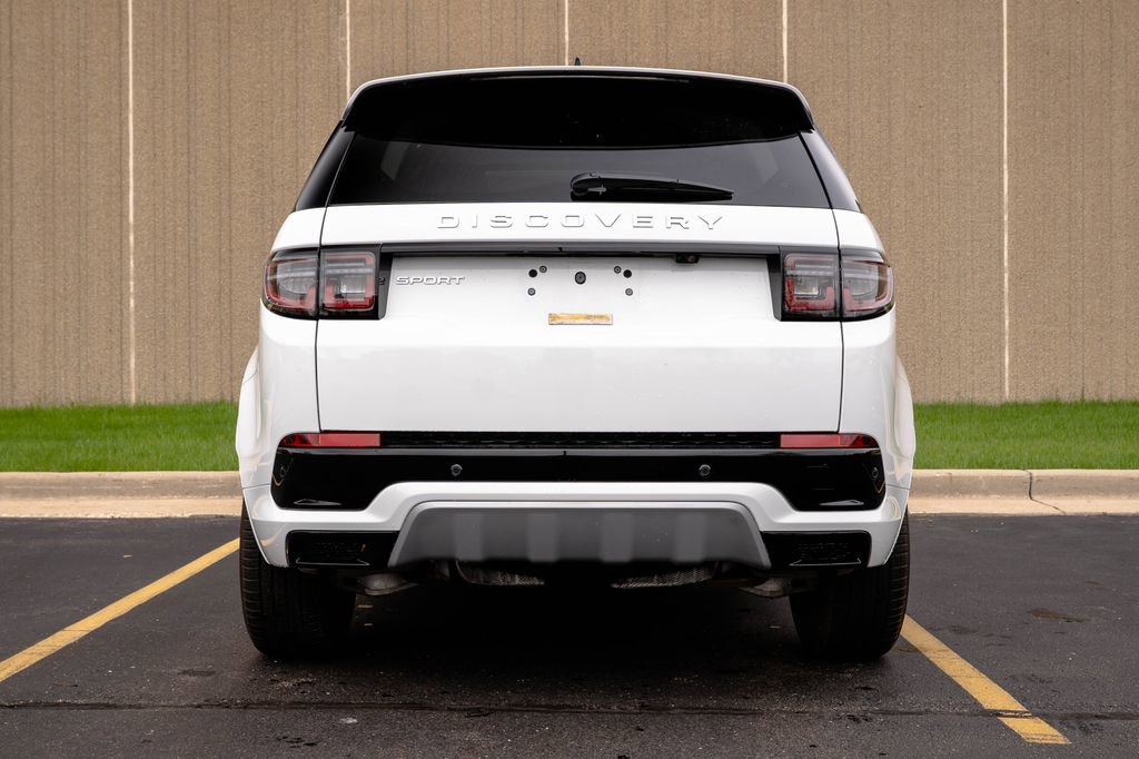 Used 2025 Land Rover Discovery Sport S image 8